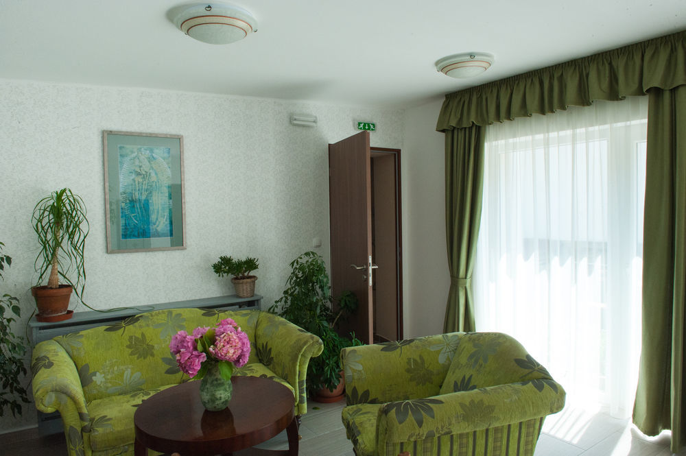 Piroska Villa เฮวิซ ภายนอก รูปภาพ